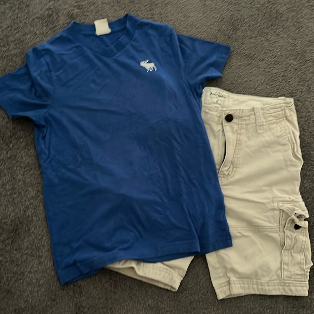 Abercrombie Lot…Tshirt and shorts size 12